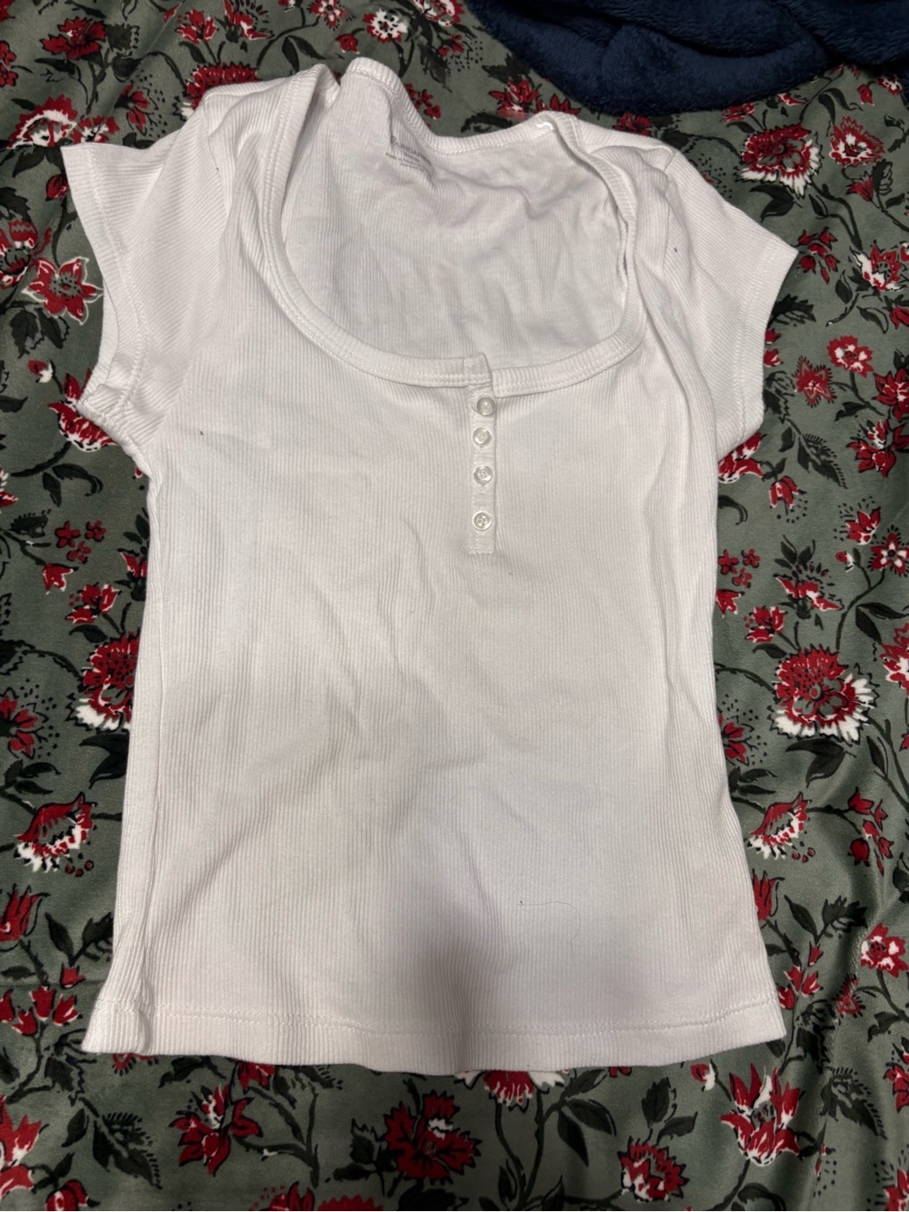 No Boundaries White Short-Sleeve Ribbed Henley Tee